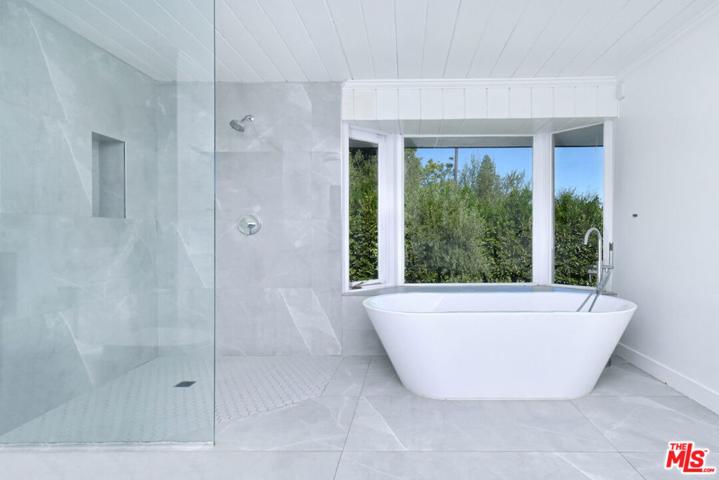 4678 White Oak Avenue, Encino, California 91316