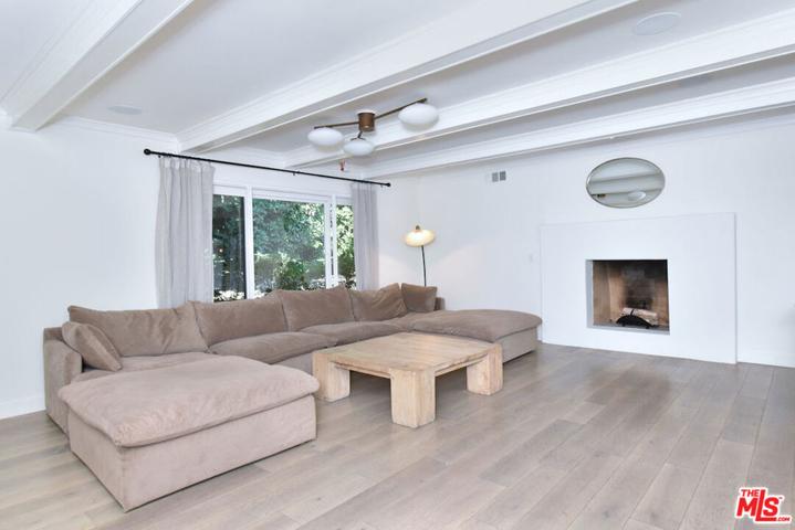 4678 White Oak Avenue, Encino, California 91316