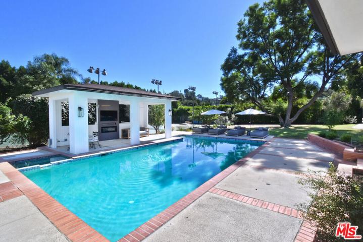 4678 White Oak Avenue, Encino, California 91316