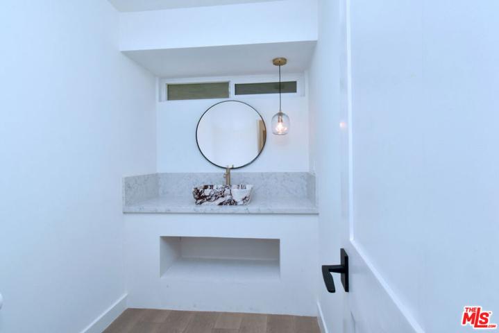 4678 White Oak Avenue, Encino, California 91316