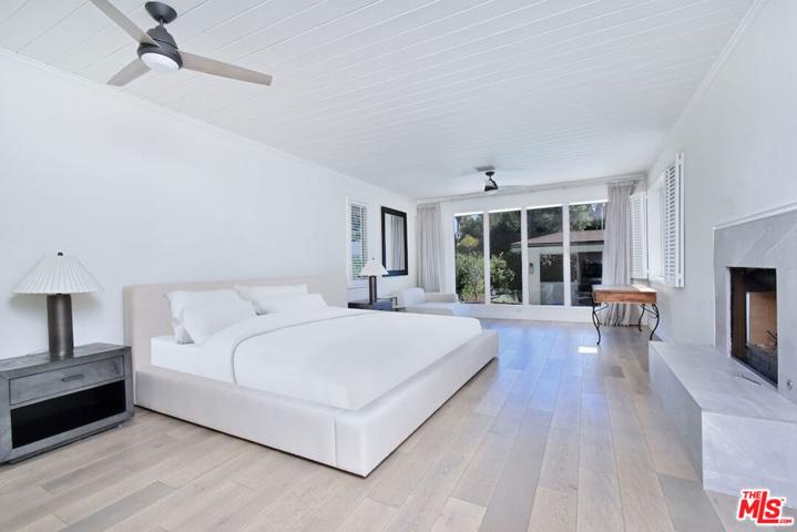 4678 White Oak Avenue, Encino, California 91316