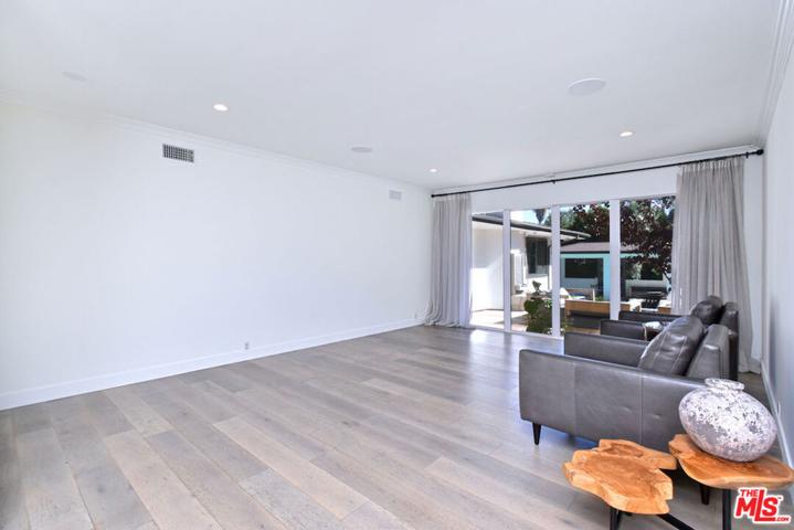 4678 White Oak Avenue, Encino, California 91316