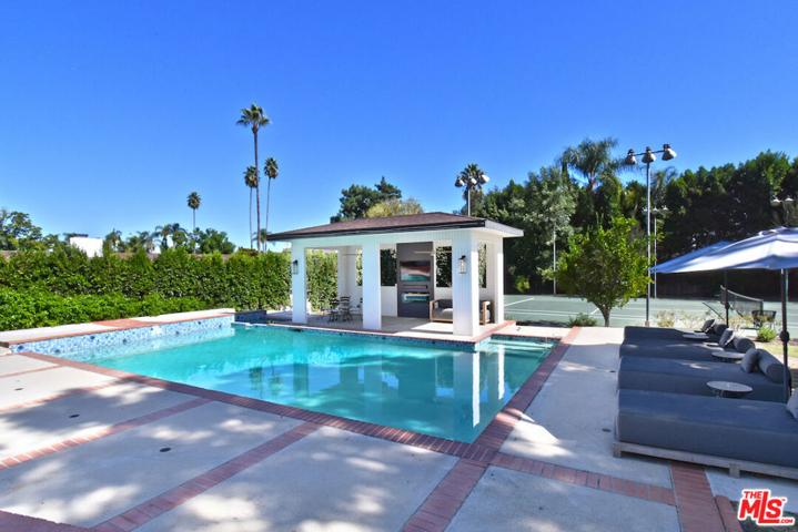 4678 White Oak Avenue, Encino, California 91316