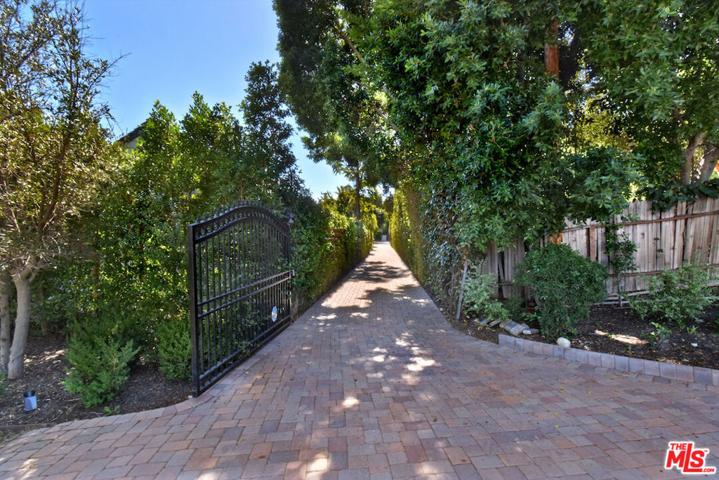 4678 White Oak Avenue, Encino, California 91316
