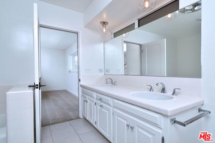4678 White Oak Avenue, Encino, California 91316
