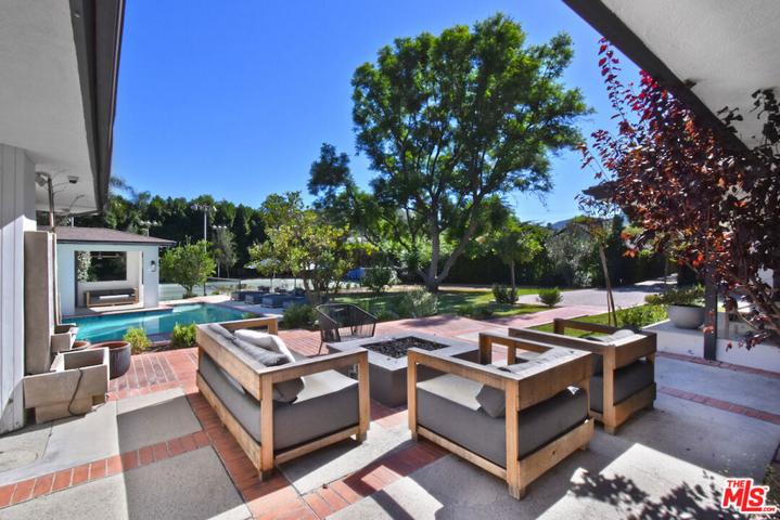 4678 White Oak Avenue, Encino, California 91316