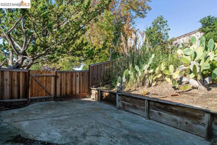 7 Snowdrift Ct, Richmond, California 94803