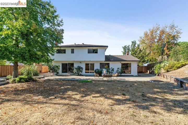 7 Snowdrift Ct, Richmond, California 94803