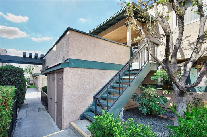 14927 Leffingwell Road 22, Whittier, California 90604