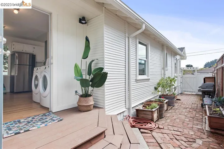 5709 Sacramento Ave, Richmond, California 94804