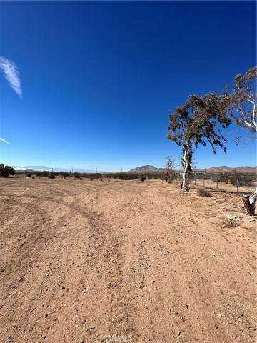 21050 Cordova Road, Apple Valley, California 92307