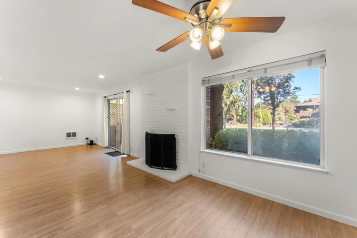 99 E Middlefield Road 41, Mountain View, California 94043