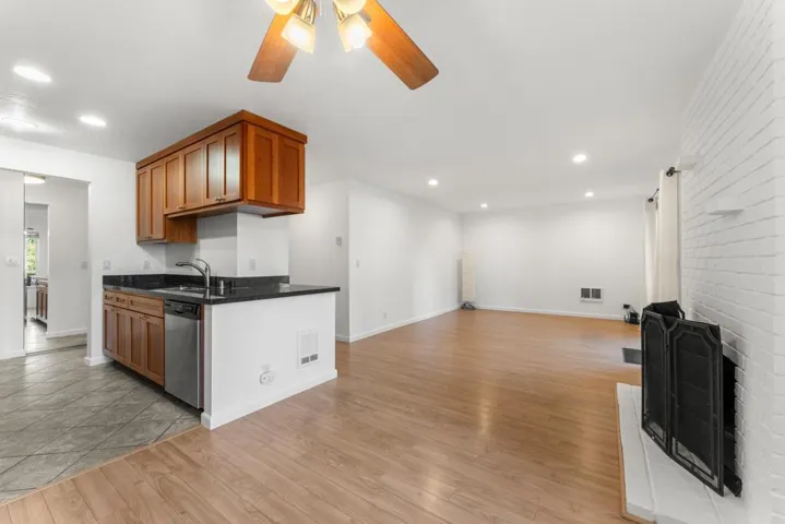 99 E Middlefield Road 41, Mountain View, California 94043
