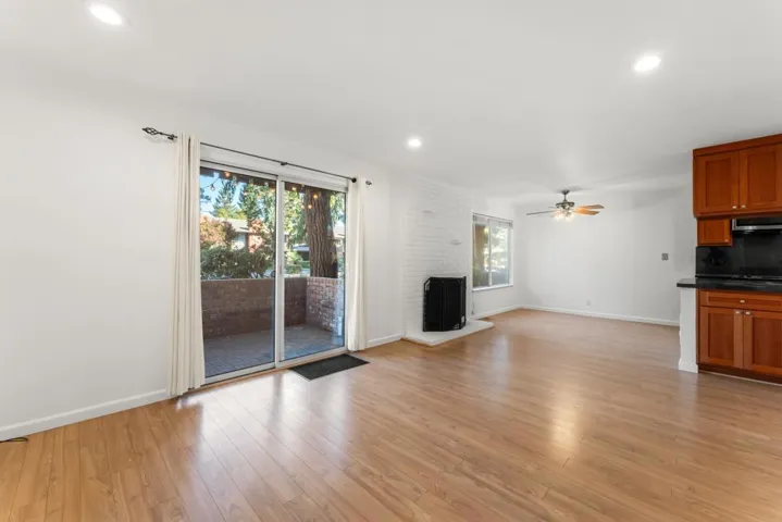 99 E Middlefield Road 41, Mountain View, California 94043