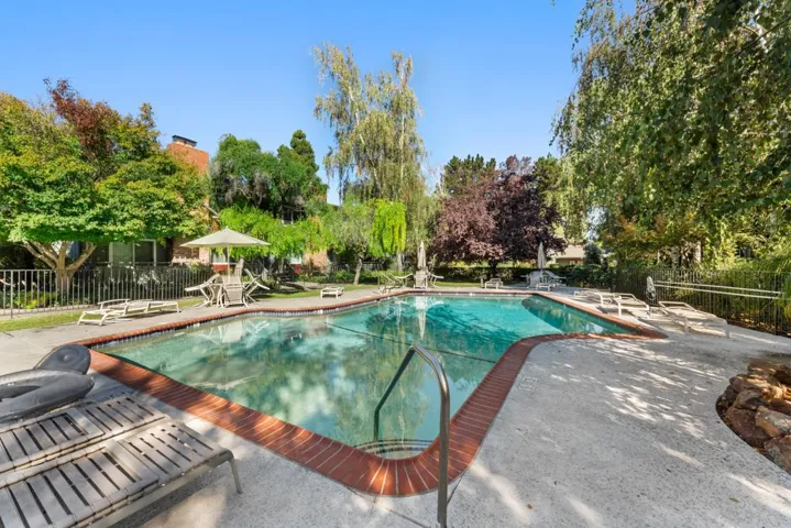 99 E Middlefield Road 41, Mountain View, California 94043