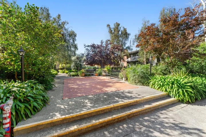 99 E Middlefield Road 41, Mountain View, California 94043