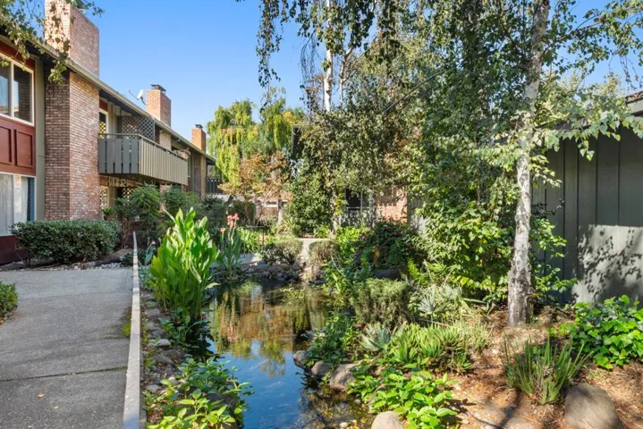 99 E Middlefield Road 41, Mountain View, California 94043