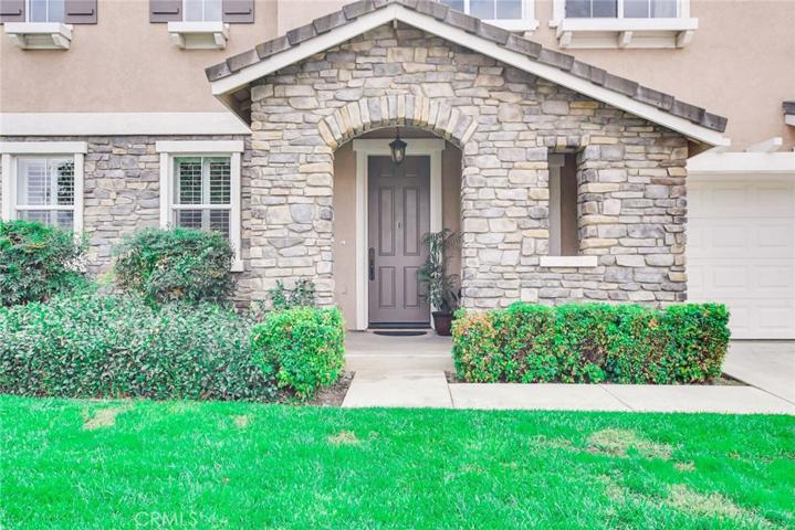 336 Villafranca Street, Corona, California 92879