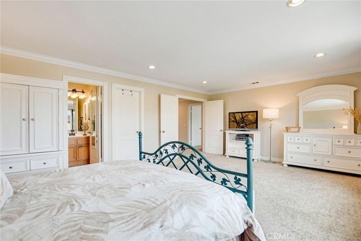 336 Villafranca Street, Corona, California 92879