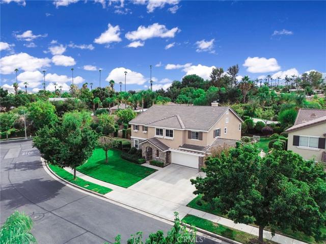 336 Villafranca Street, Corona, California 92879