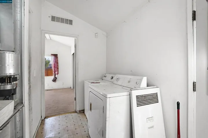 414 Douglas Ave, Oakland, California 94603