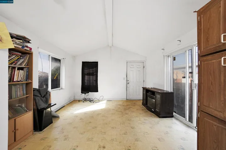 414 Douglas Ave, Oakland, California 94603