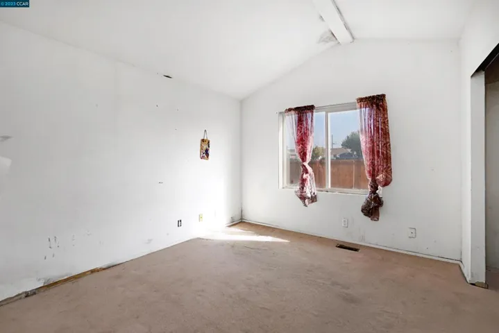414 Douglas Ave, Oakland, California 94603