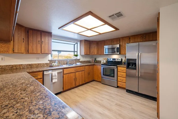 3918 W 45th Street, Rosamond, California 93560