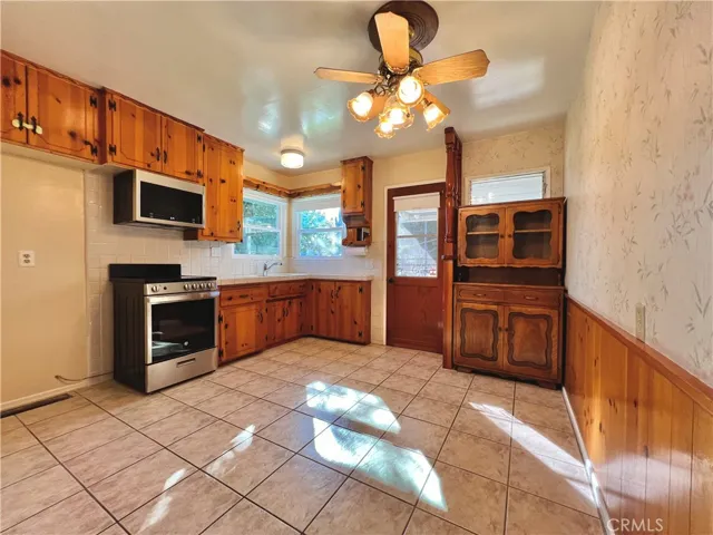 17859 Valerio Street, Reseda, California 91335