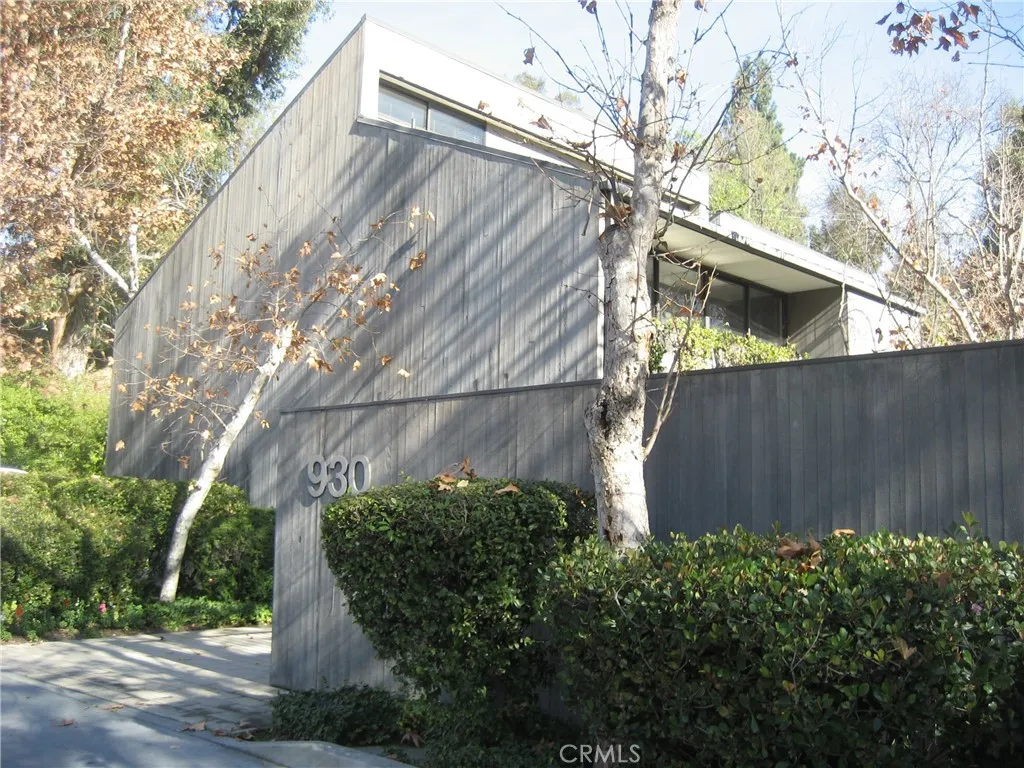 930 Colorado Blvd
