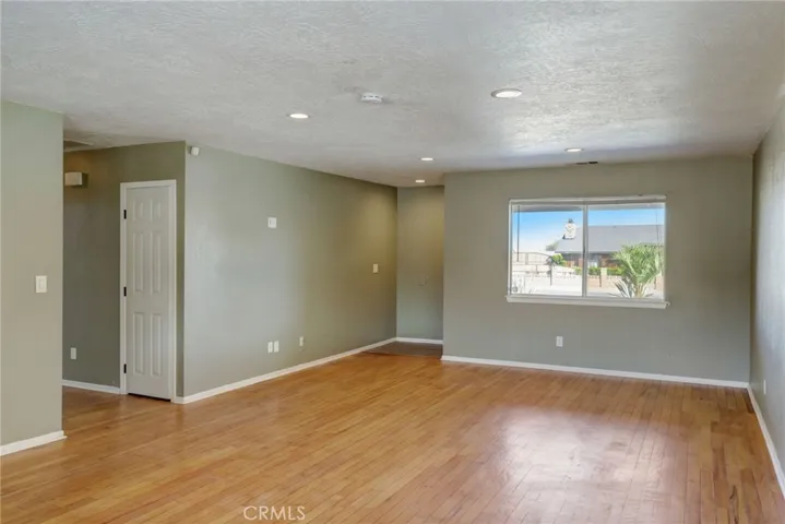 14529 La Brisa Road, Victorville, California 92392