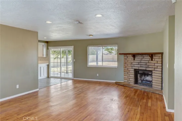 14529 La Brisa Road, Victorville, California 92392