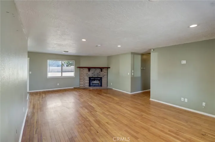 14529 La Brisa Road, Victorville, California 92392