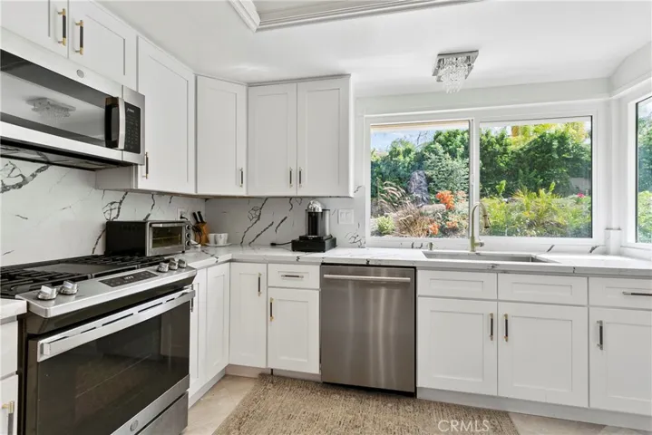196 S Donna Ct, Anaheim Hills, California 92807