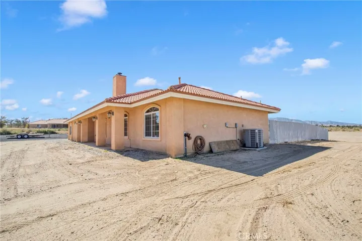 10570 Riggins Road, Phelan, California 92371
