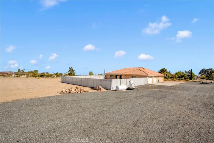 10570 Riggins Road, Phelan, California 92371