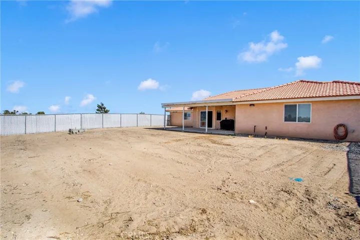 10570 Riggins Road, Phelan, California 92371