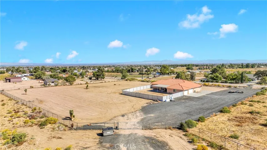 10570 Riggins Road, Phelan, California 92371