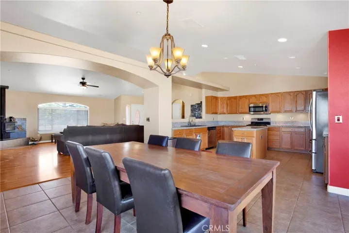 10570 Riggins Road, Phelan, California 92371