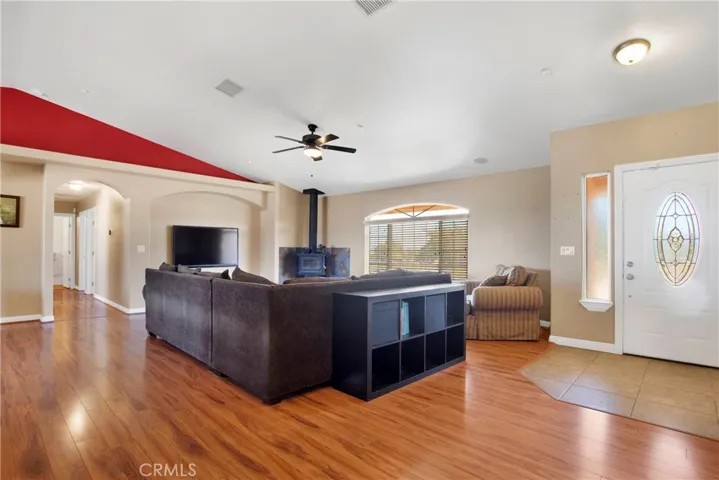 10570 Riggins Road, Phelan, California 92371