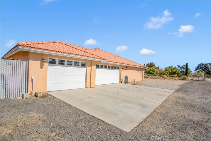 10570 Riggins Road, Phelan, California 92371