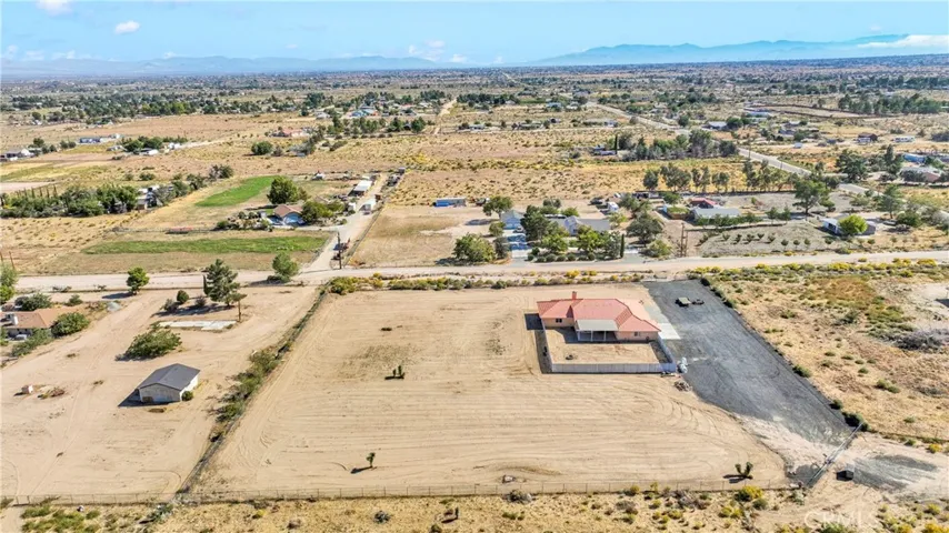 10570 Riggins Road, Phelan, California 92371