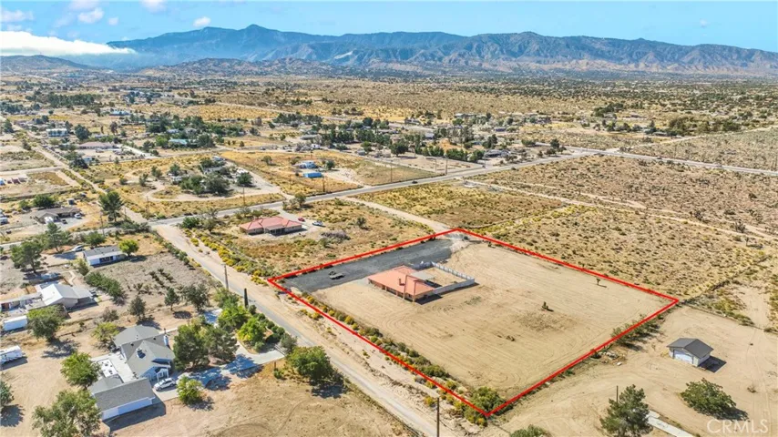 10570 Riggins Road, Phelan, California 92371