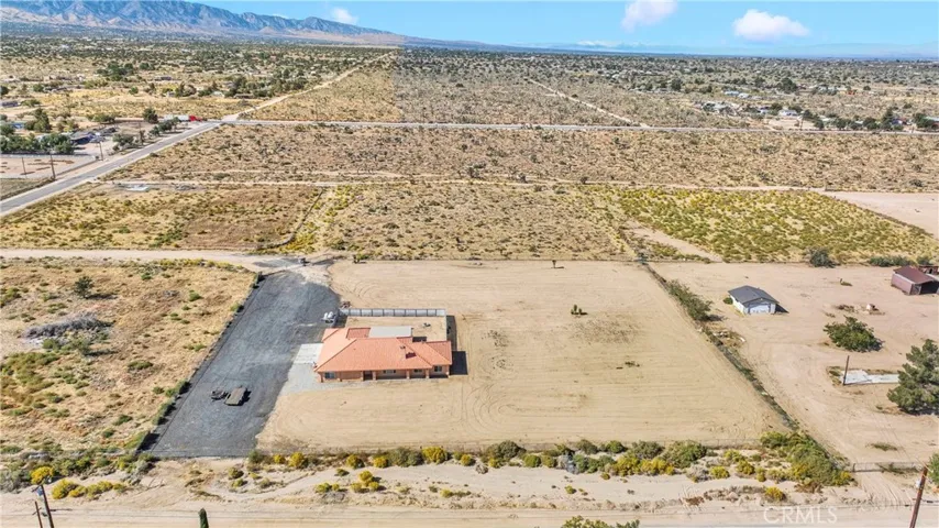 10570 Riggins Road, Phelan, California 92371