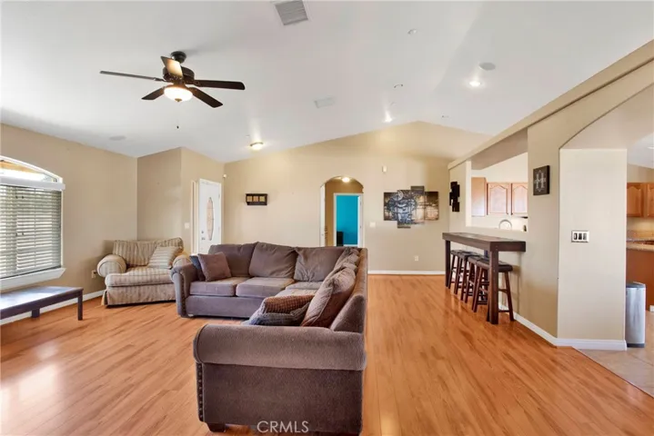 10570 Riggins Road, Phelan, California 92371