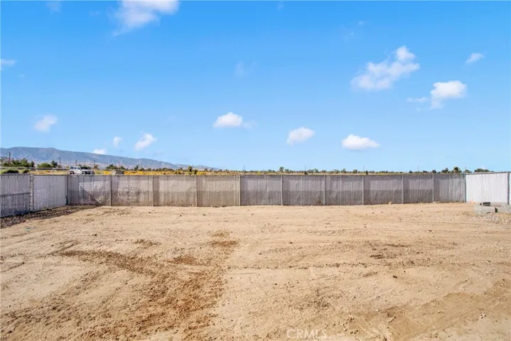 10570 Riggins Road, Phelan, California 92371
