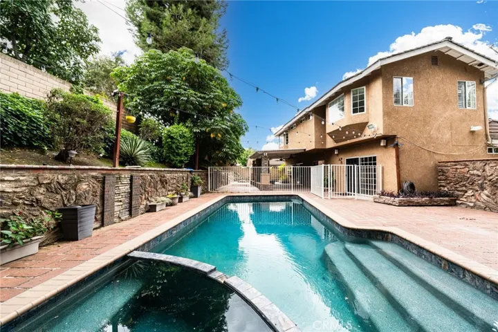 Pool & Spa
