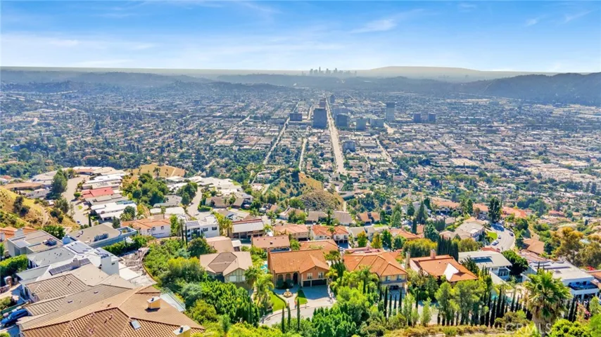 104 Aspen Oak Lane, Glendale, California 91207