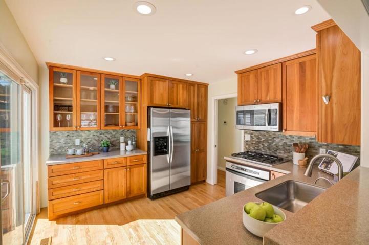 1222 Dewey Street, Redwood City, California 94061