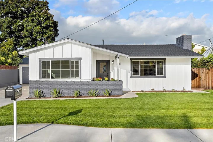 310 22nd Street, Costa Mesa, California 92627